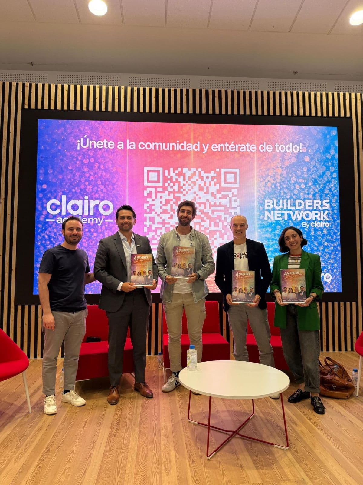 Panel 4 maneras de emprender